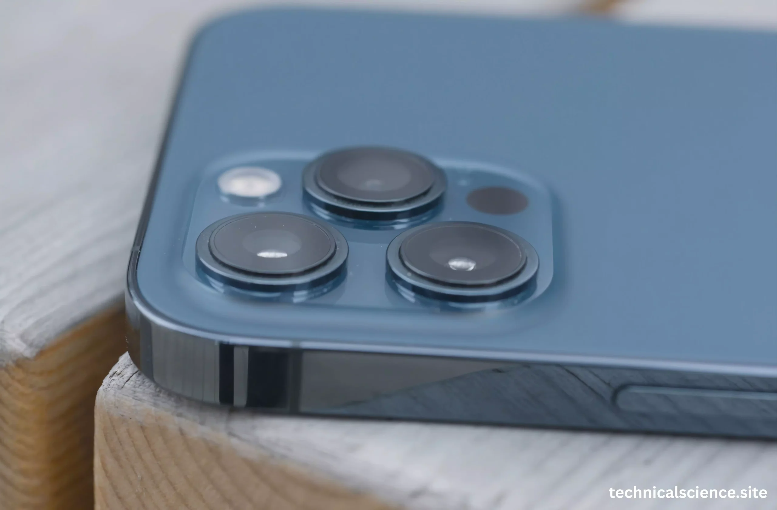 Unbreakable Protection: My iPhone 14 Plus OtterBox Review